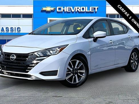 Used 2024 Nissan Versa SV w/ Trunk Package image 3