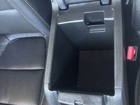 Used 2017 GMC Acadia SLT image 30