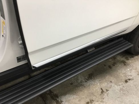 Used 2022 GMC Yukon XL Denali w/ Denali Premium Package AWD/4WD image 5