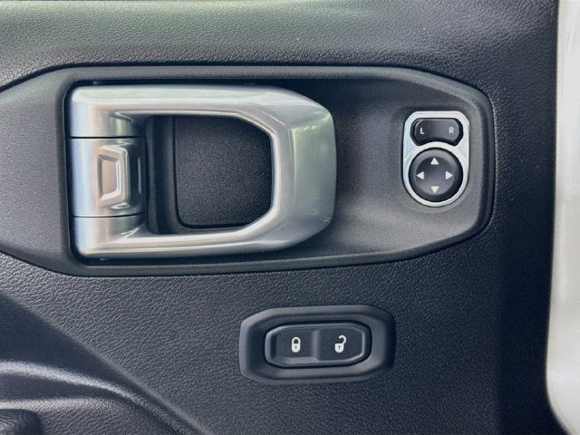 Used 2024 Jeep Wrangler Unlimited AWD/4WD image 21
