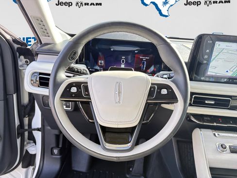 Used 2025 Lincoln Aviator Reserve w/ Equipment Group 201A AWD/4WD image 13