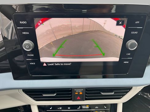 New 2025 Volkswagen Jetta SE image 18