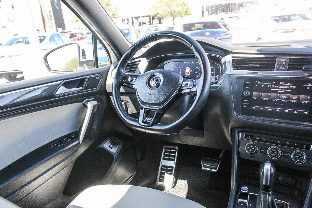 Used 2021 Volkswagen Tiguan SEL Premium R-Line AWD/4WD image 5