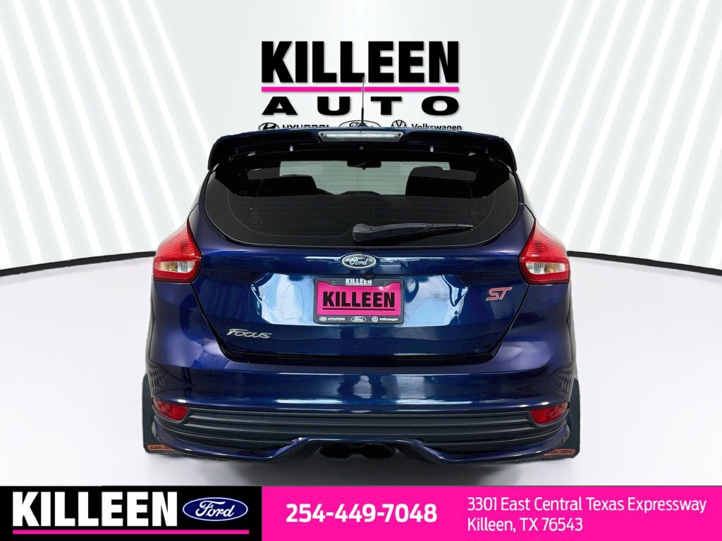 Used 2017 Ford Focus ST FWD image 8