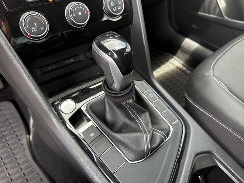 Used 2023 Volkswagen Taos SE FWD image 19