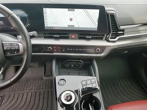 Certified 2025 Kia Sportage SX Prestige image 17