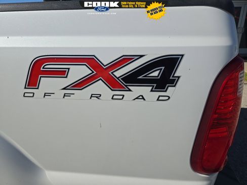 Used 2015 Ford F250 King Ranch w/ King Ranch w/Chrome Package image 13