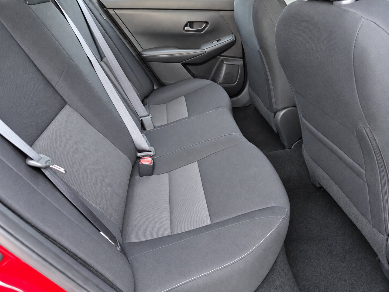 Used 2025 Nissan Sentra SV FWD image 28