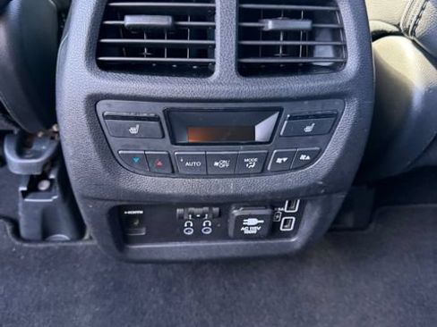 Used 2020 Honda Pilot Touring image 13
