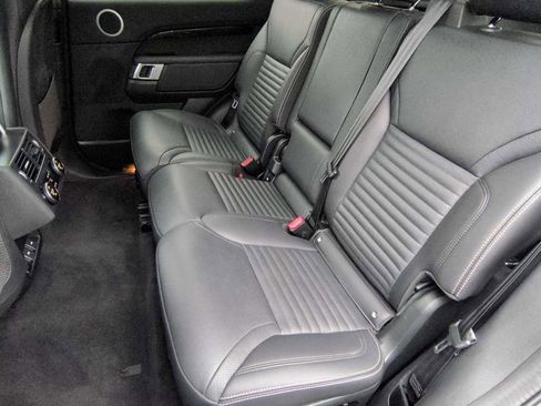 Used 2024 Land Rover Discovery S image 20