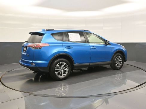 Certified 2016 Toyota RAV4 XLE AWD/4WD image 7