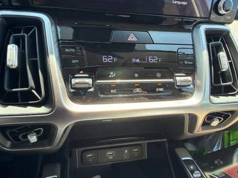 Used 2023 Kia Sorento S w/ Panoramic Sunroof Package AWD/4WD image 18