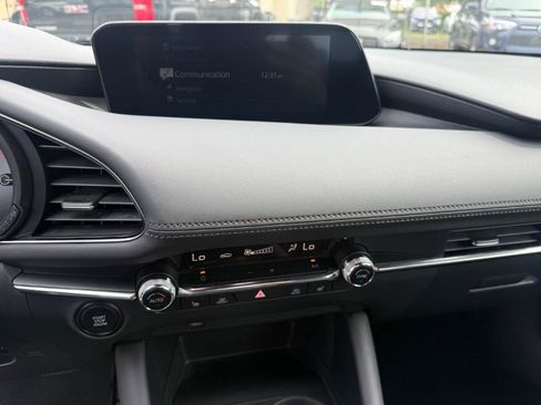 Used 2020 MAZDA MAZDA3 Hatchback w/ Premium Package image 21
