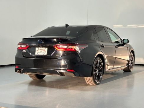 Used 2022 Toyota Camry SE w/ Convenience Package image 7