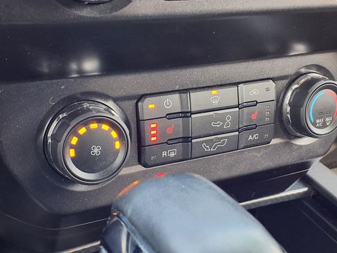 Used 2019 Ford F150 XLT w/ Equipment Group 302A Luxury image 5