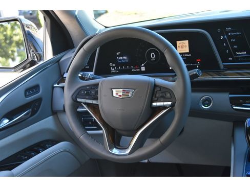 Used 2022 Cadillac Escalade Premium Luxury Platinum image 19