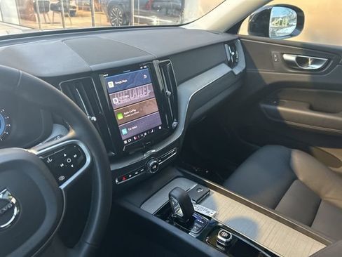 Used 2025 Volvo XC60 B5 Plus AWD/4WD image 19