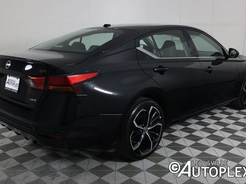 Used 2025 Nissan Altima 2.5 SR AWD/4WD image 5