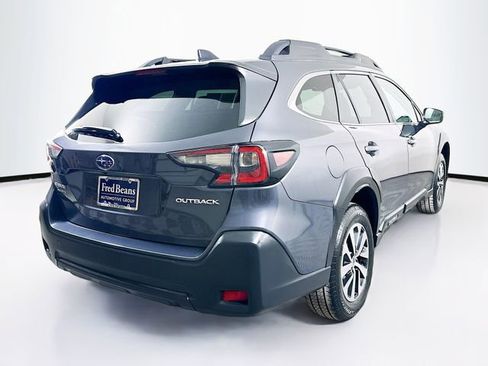 Used 2024 Subaru Outback Premium image 8