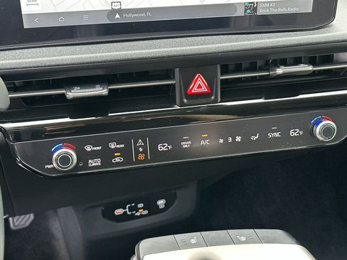 Used 2025 Kia EV6 Light w/ Light LR Technology Package RWD image 16