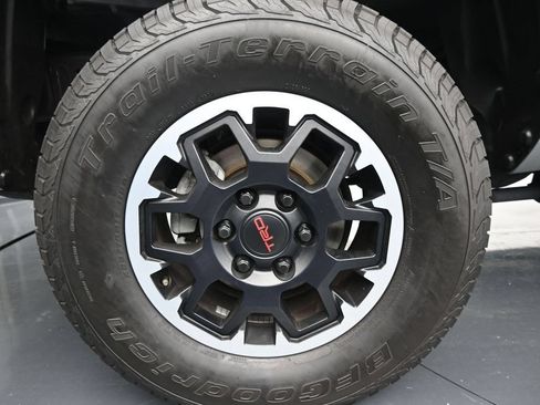 Used 2024 Toyota Tacoma TRD Off-Road AWD/4WD image 10