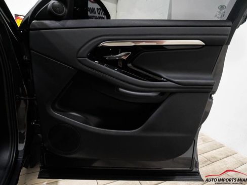 Used 2022 Land Rover Range Rover Evoque SE image 53
