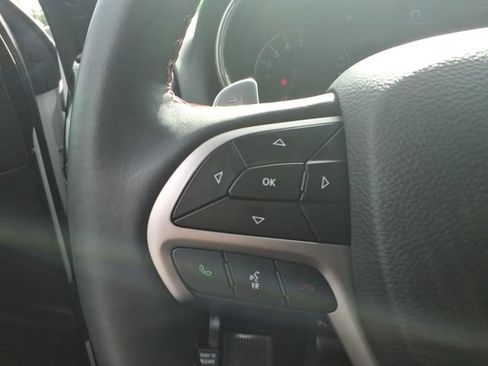 Certified 2019 Jeep Grand Cherokee Trailhawk AWD/4WD image 28