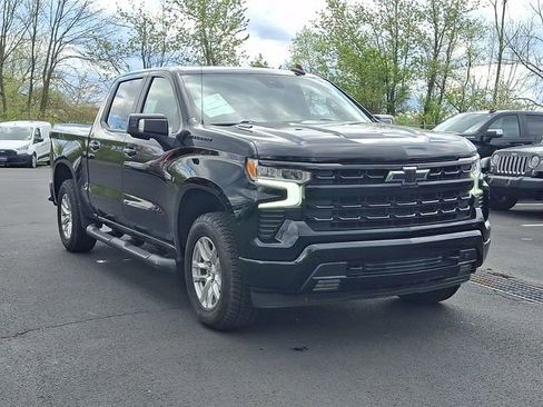 Used 2023 Chevrolet Silverado 1500 RST w/ Convenience Package II AWD/4WD image 2