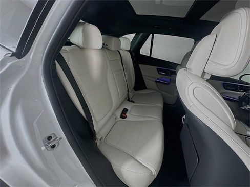Certified 2025 Mercedes-Benz GLC 300 image 27