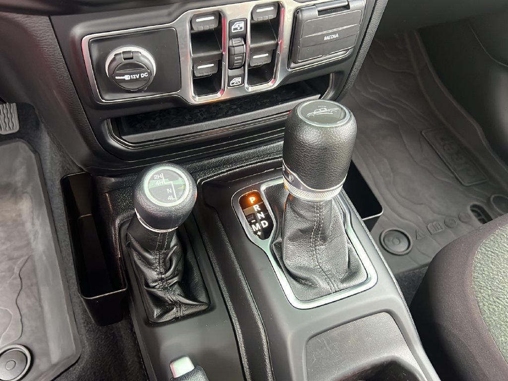 Used 2022 Jeep Gladiator Sport AWD/4WD image 26