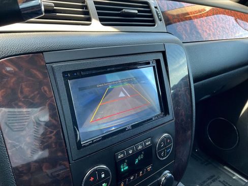 Used 2013 GMC Yukon Denali AWD/4WD image 14