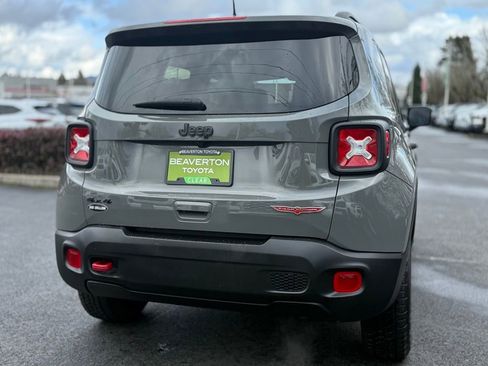 Used 2023 Jeep Renegade Trailhawk image 5