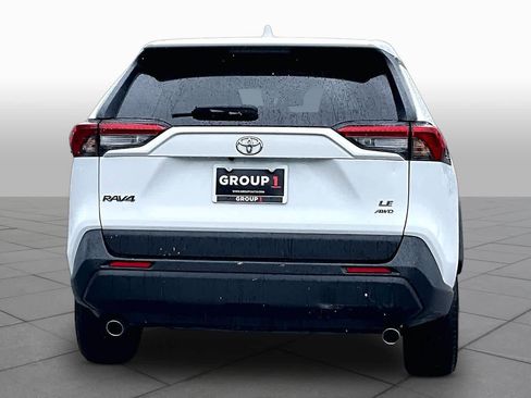Used 2023 Toyota RAV4 LE AWD/4WD image 5