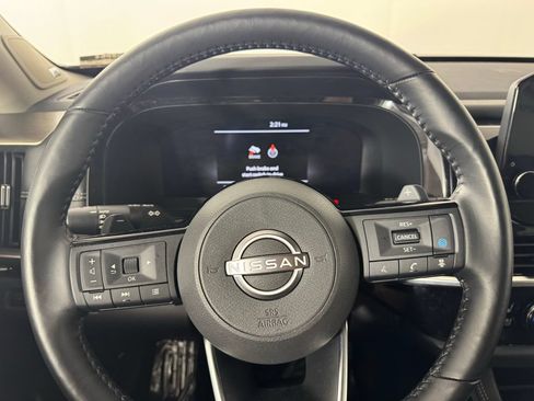 Used 2023 Nissan Pathfinder Platinum AWD/4WD image 12