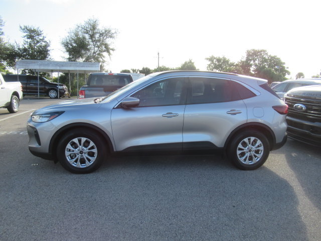 Used 2023 Ford Escape Active w/ Tech Pack #2 FWD image 3