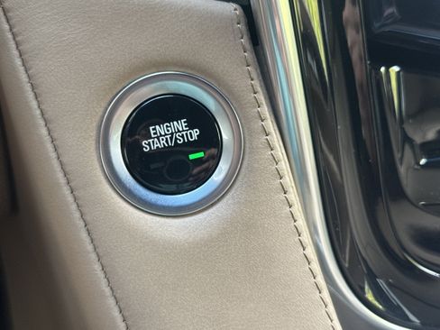 Used 2019 Cadillac Escalade Platinum AWD/4WD image 34