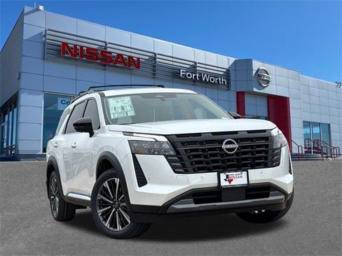 New 2026 Nissan Pathfinder Platinum image 1