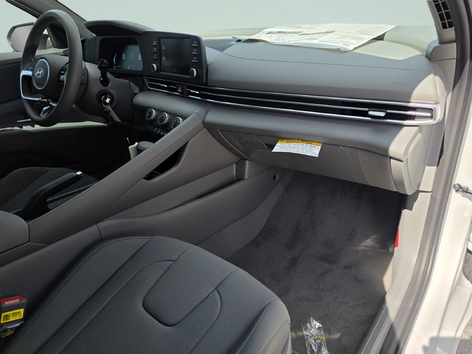 New 2026 Hyundai Elantra SE FWD image 14