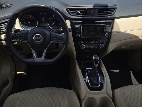 Used 2019 Nissan Rogue SV w/ Premium Package FWD image 10