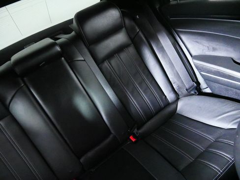 Used 2018 Chrysler 300 S AWD/4WD image 14