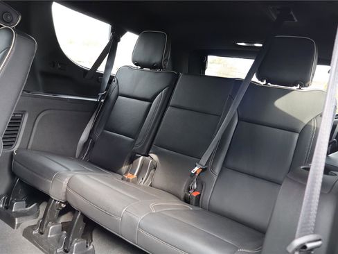 Used 2023 GMC Yukon XL SLT image 27