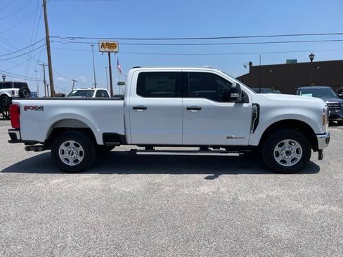 New 2026 Ford F250 XLT w/ FX4 Off-Road Package AWD/4WD image 4