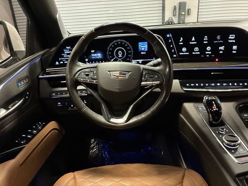 Certified 2023 Cadillac Escalade Sport w/ LPO, ONYX Package AWD/4WD image 15