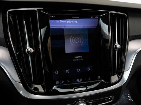 Used 2024 Volvo S60 B5 Core image 33