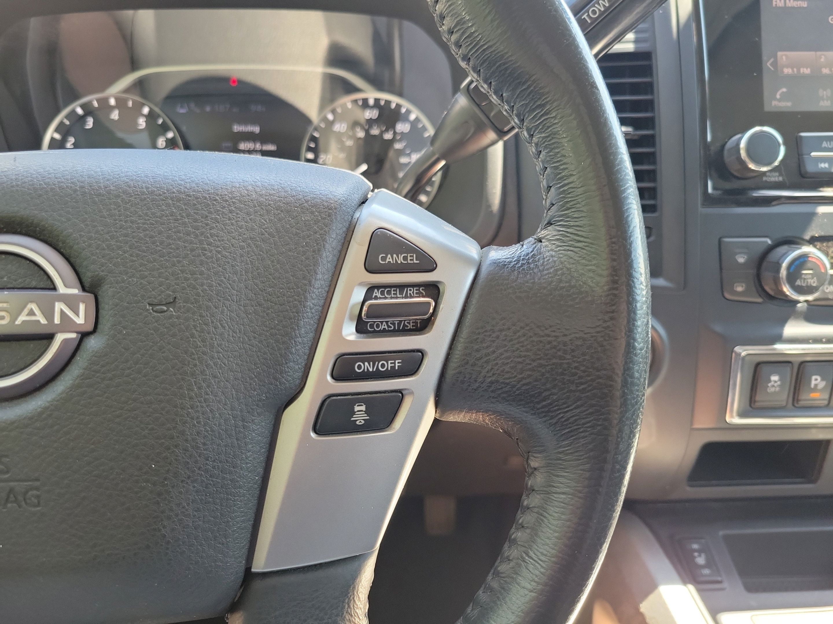 Used 2023 Nissan Titan SV w/ SV Convenience Package RWD image 19