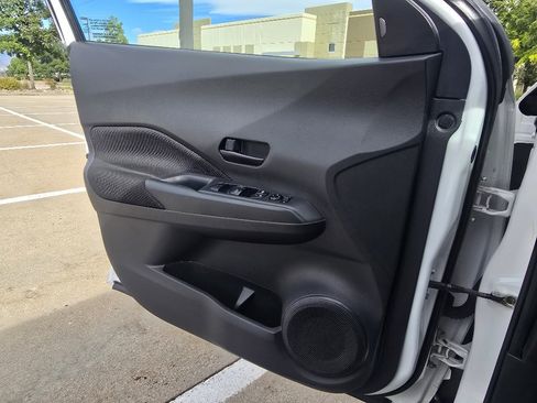 Used 2021 Nissan Kicks S FWD image 17