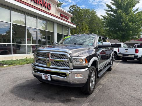 Used 2018 RAM 2500 Laramie AWD/4WD image 2