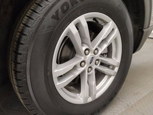 Used 2022 Ford Explorer XLT w/ Equipment Group 202A image 31