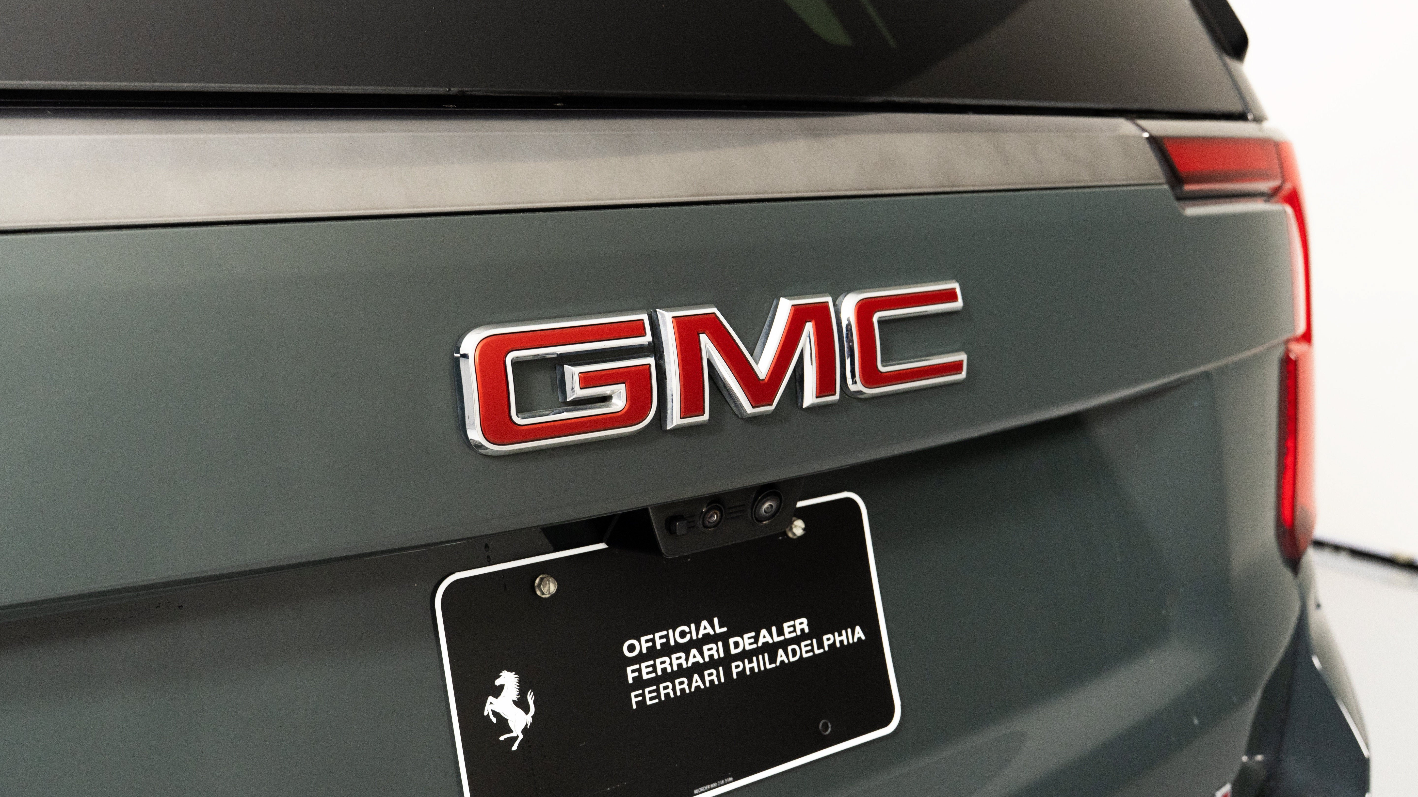 Used 2025 GMC Yukon AT4 w/ AT4 Premium Plus Package AWD/4WD image 12