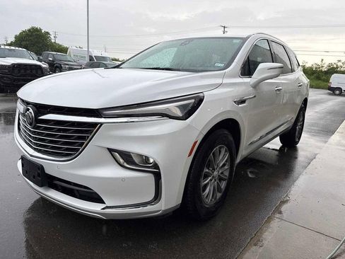 Used 2024 Buick Enclave Premium image 1